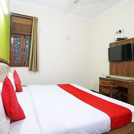 Hotel Westend Holiday Home 5 Mint From Nizamuddin Railway Station Yeni Delhi Dış mekan fotoğraf