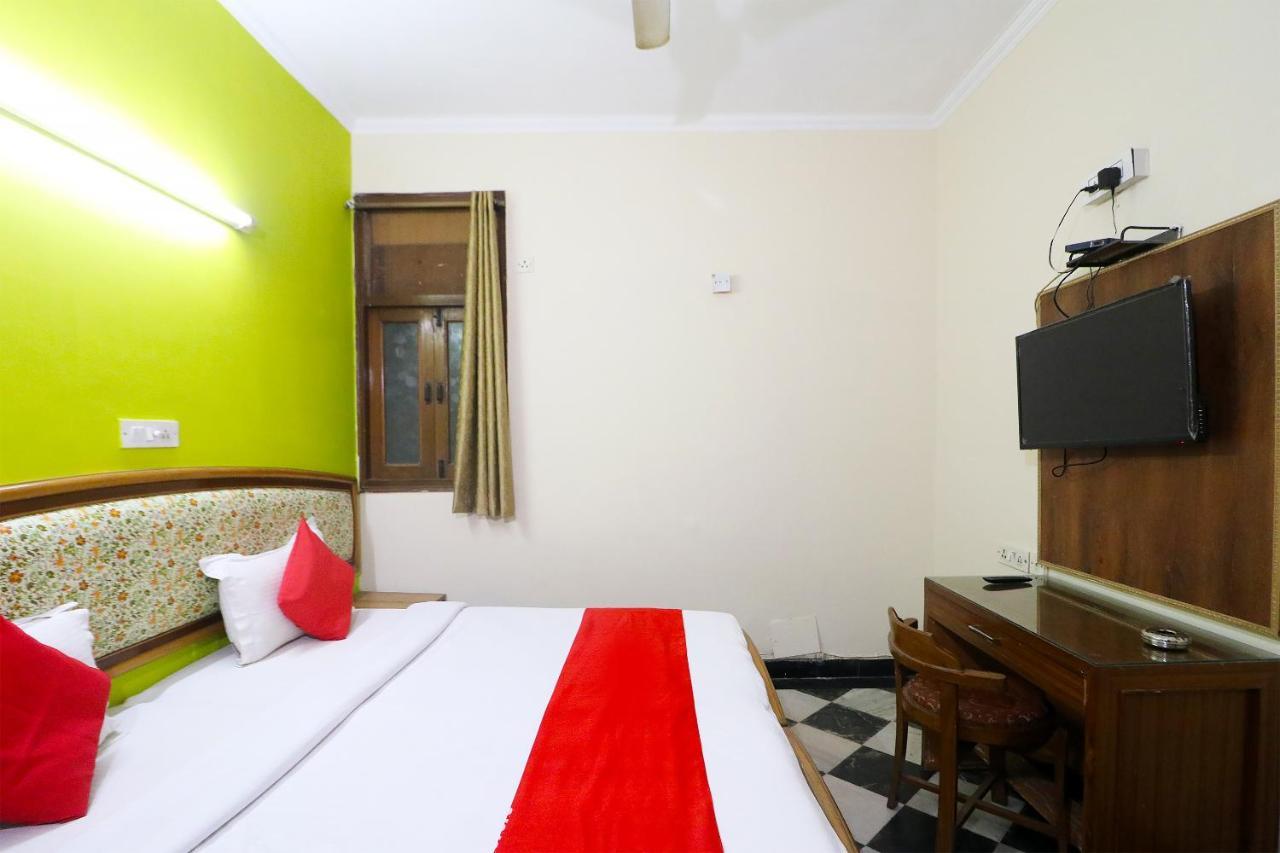 Hotel Westend Holiday Home 5 Mint From Nizamuddin Railway Station Yeni Delhi Dış mekan fotoğraf