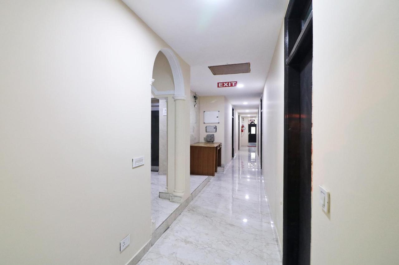 Hotel Westend Holiday Home 5 Mint From Nizamuddin Railway Station Yeni Delhi Dış mekan fotoğraf
