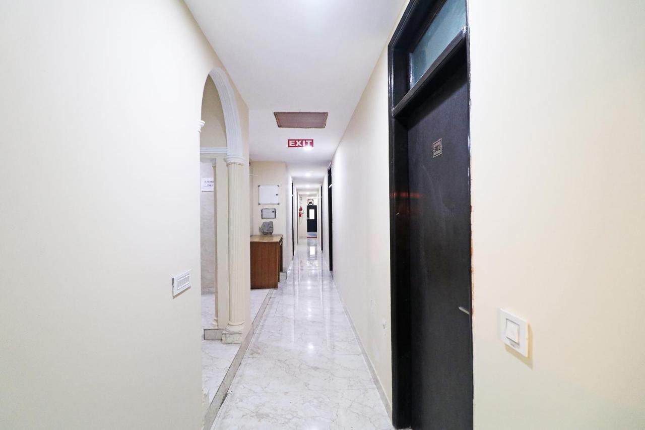 Hotel Westend Holiday Home 5 Mint From Nizamuddin Railway Station Yeni Delhi Dış mekan fotoğraf