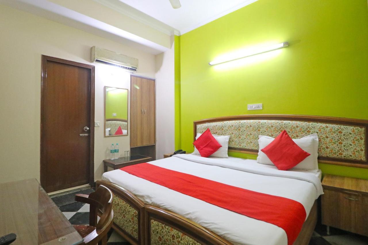 Hotel Westend Holiday Home 5 Mint From Nizamuddin Railway Station Yeni Delhi Dış mekan fotoğraf