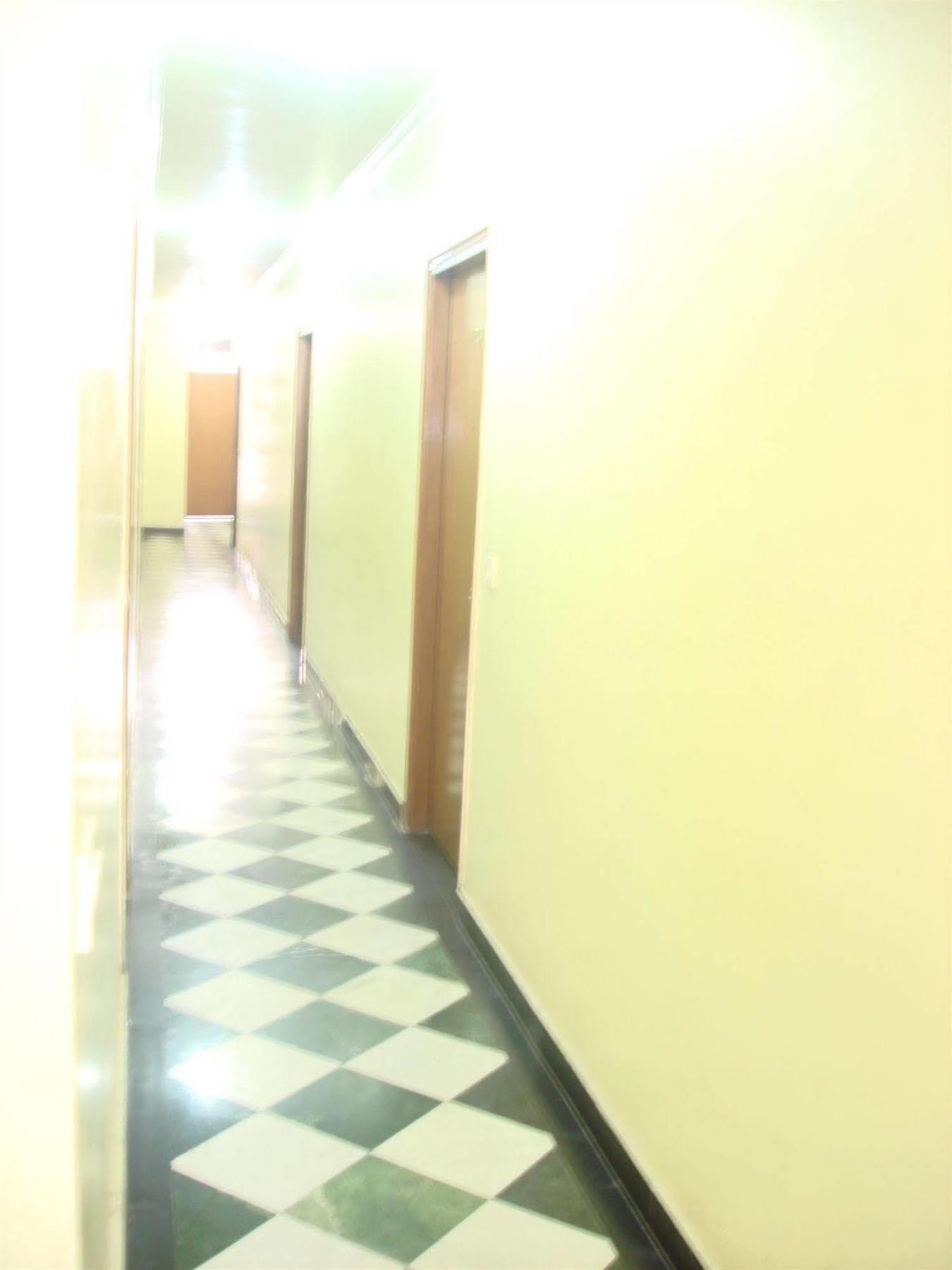 Hotel Westend Holiday Home 5 Mint From Nizamuddin Railway Station Yeni Delhi Dış mekan fotoğraf